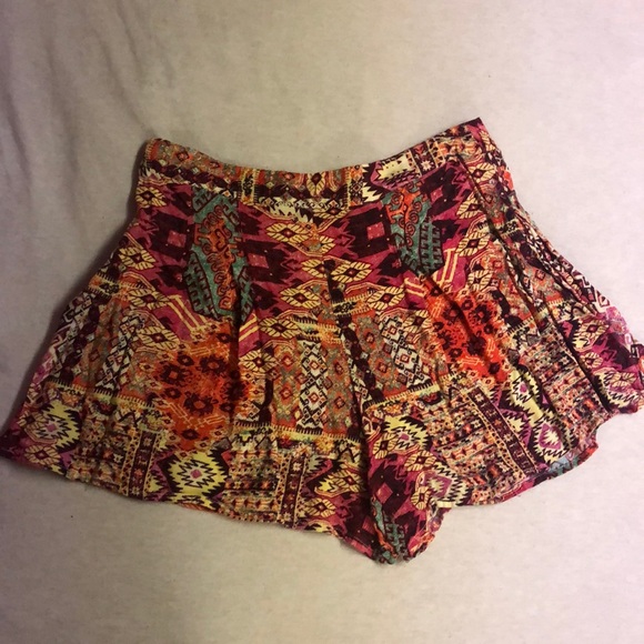 Shorts - Picture 2 of 3